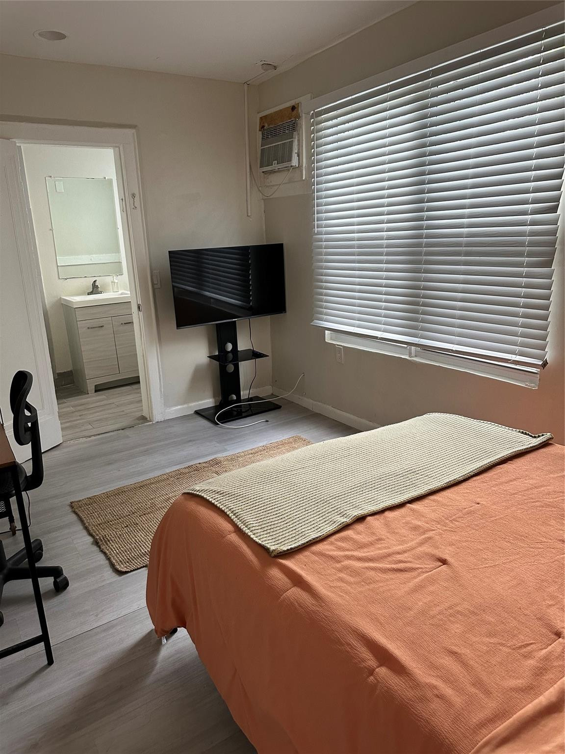 1505 Washington St 4