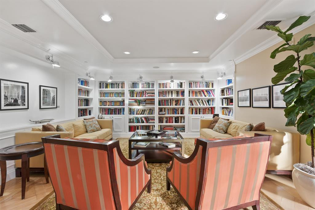 233 S Federal Hwy 719