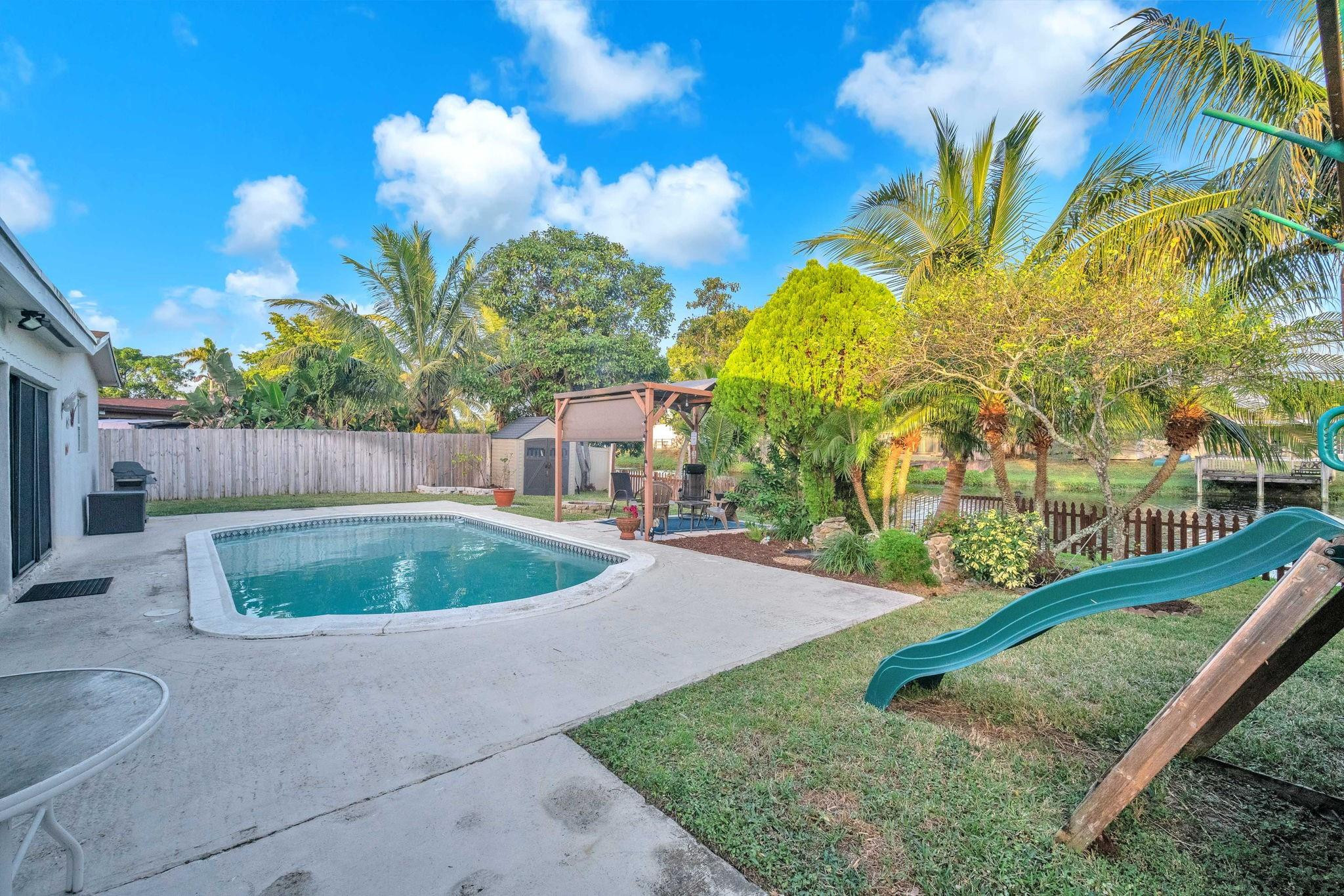 364 NW 69th Ter