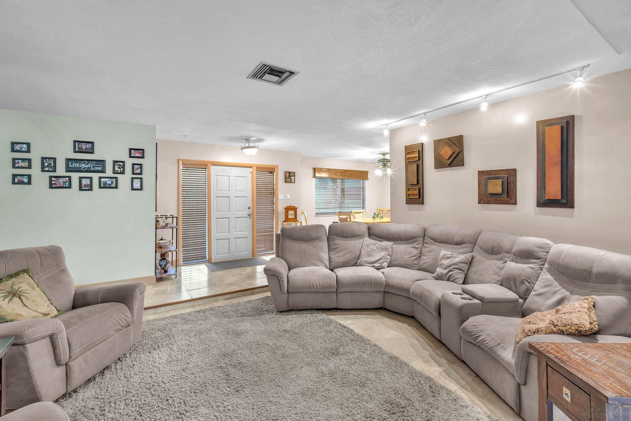 364 NW 69th Ter