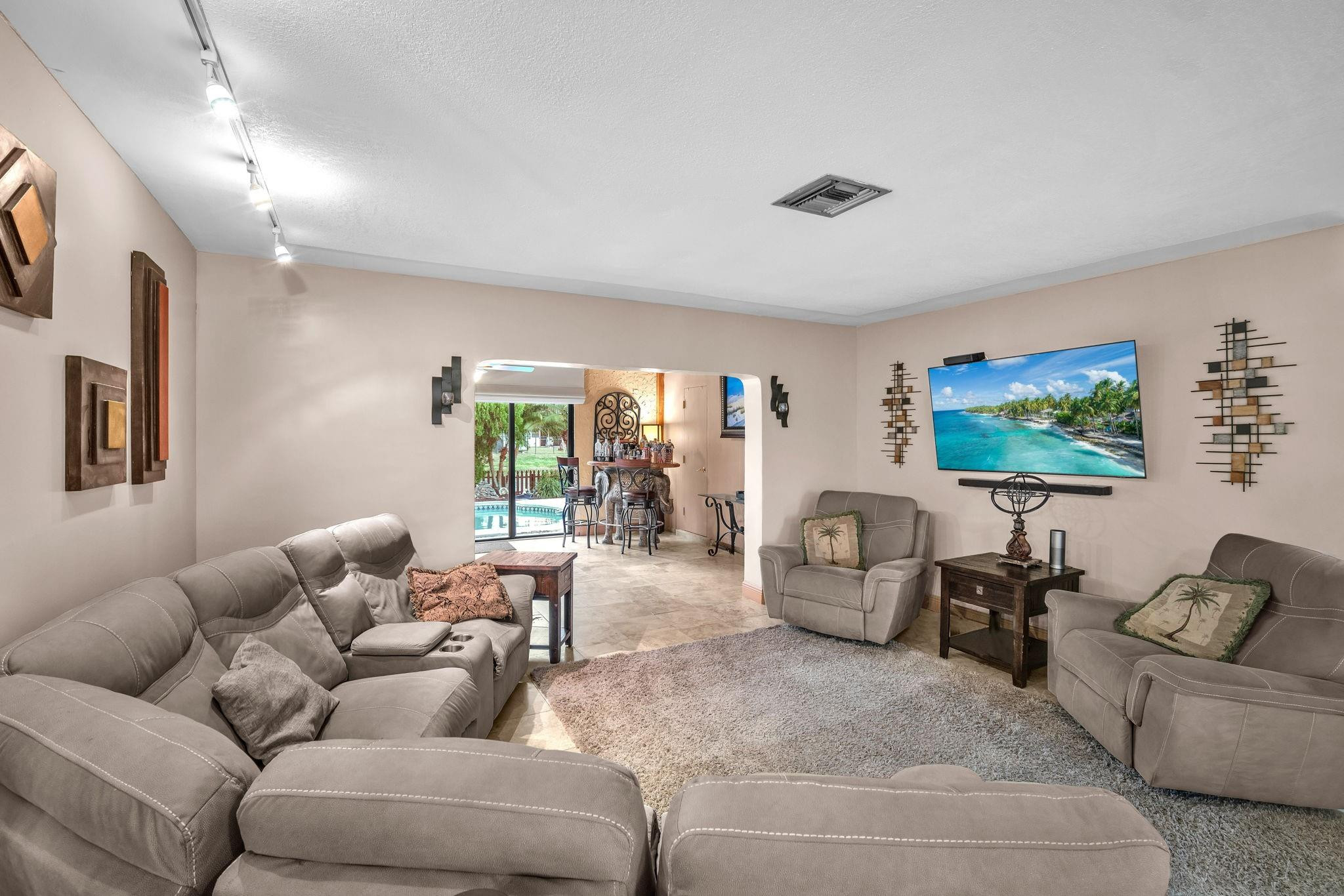 364 NW 69th Ter