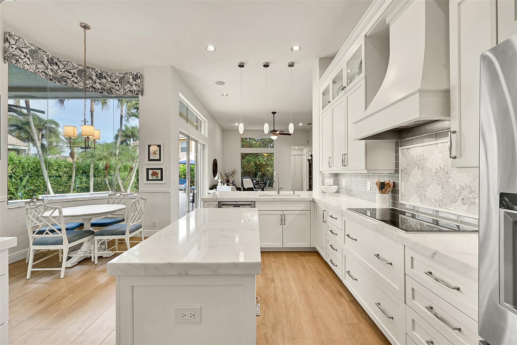 4971 NW 120th Ave
