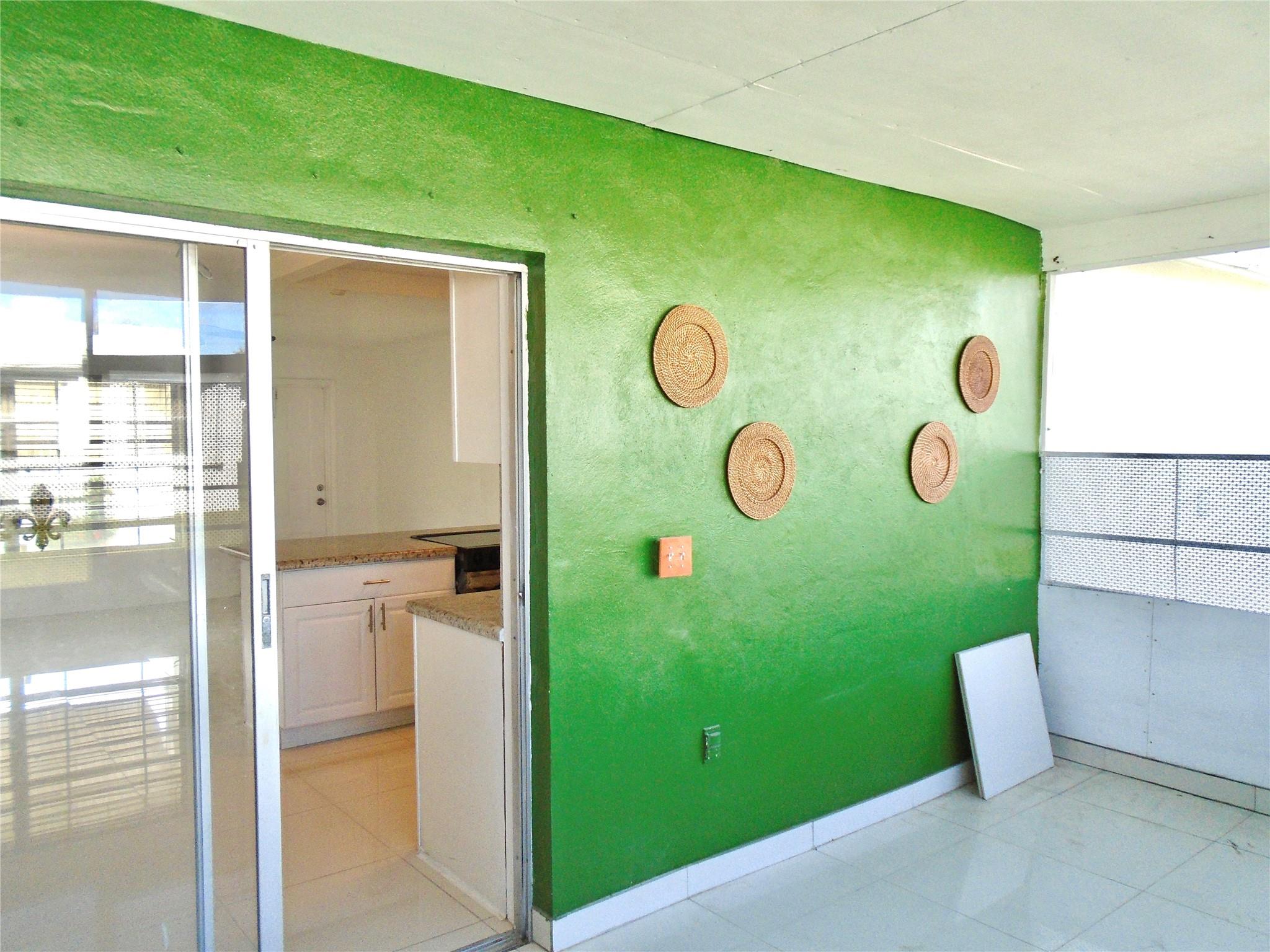 111 NW 31st Ct