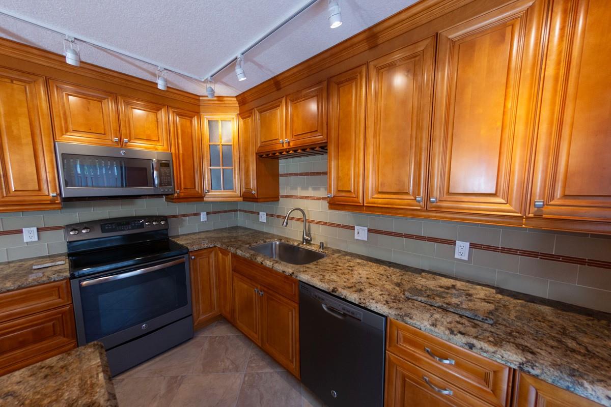 2540 SW 15th St 2540