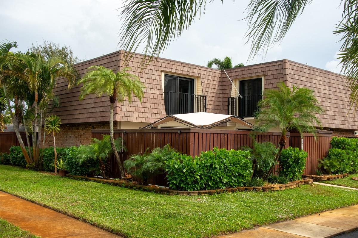 2540 SW 15th St 2540