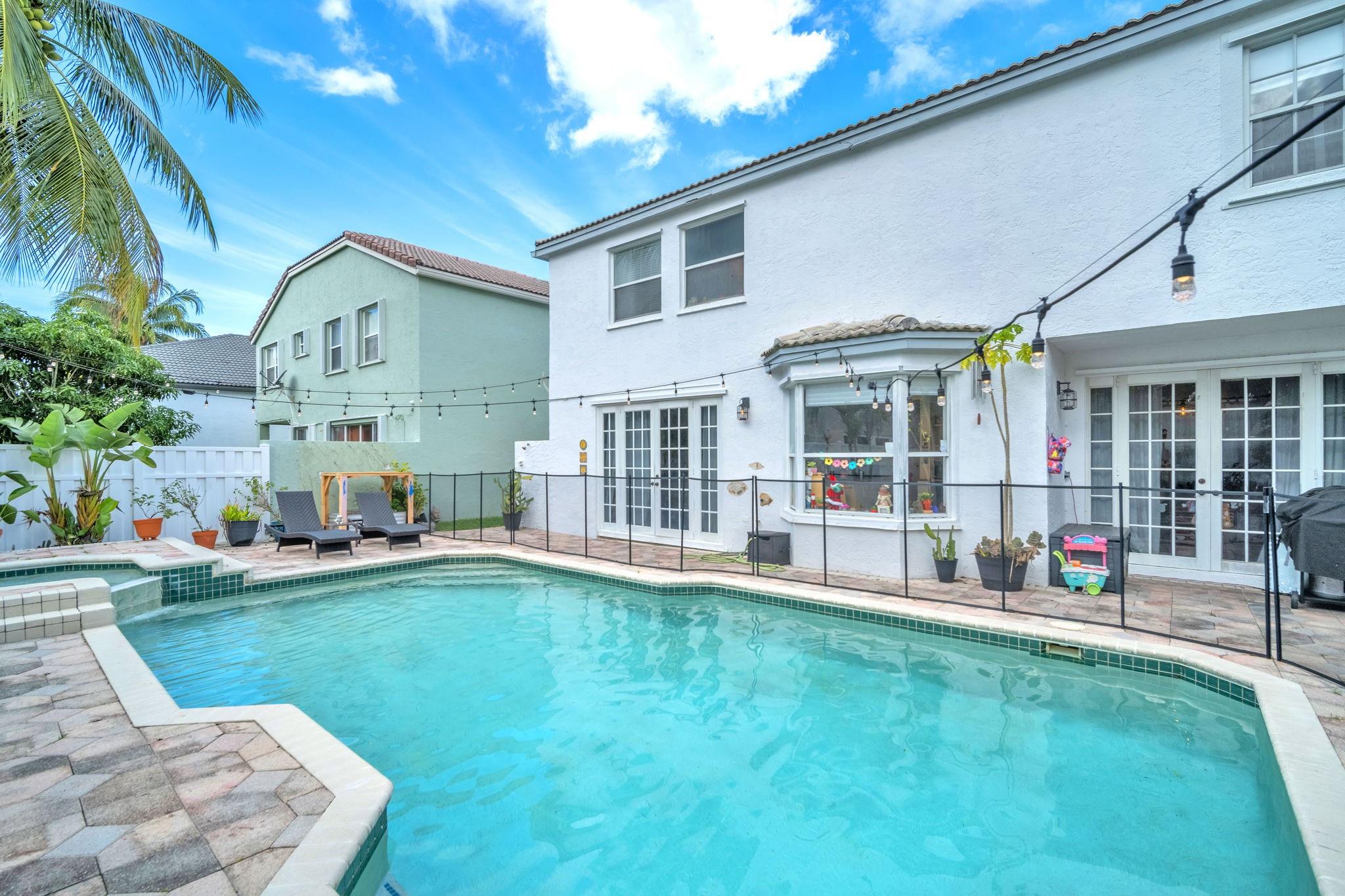 15810 NW 11th St