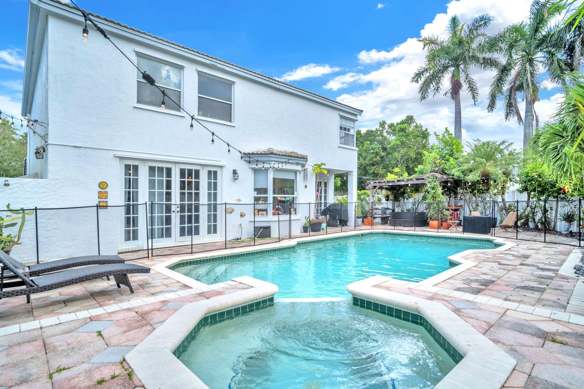 15810 NW 11th St