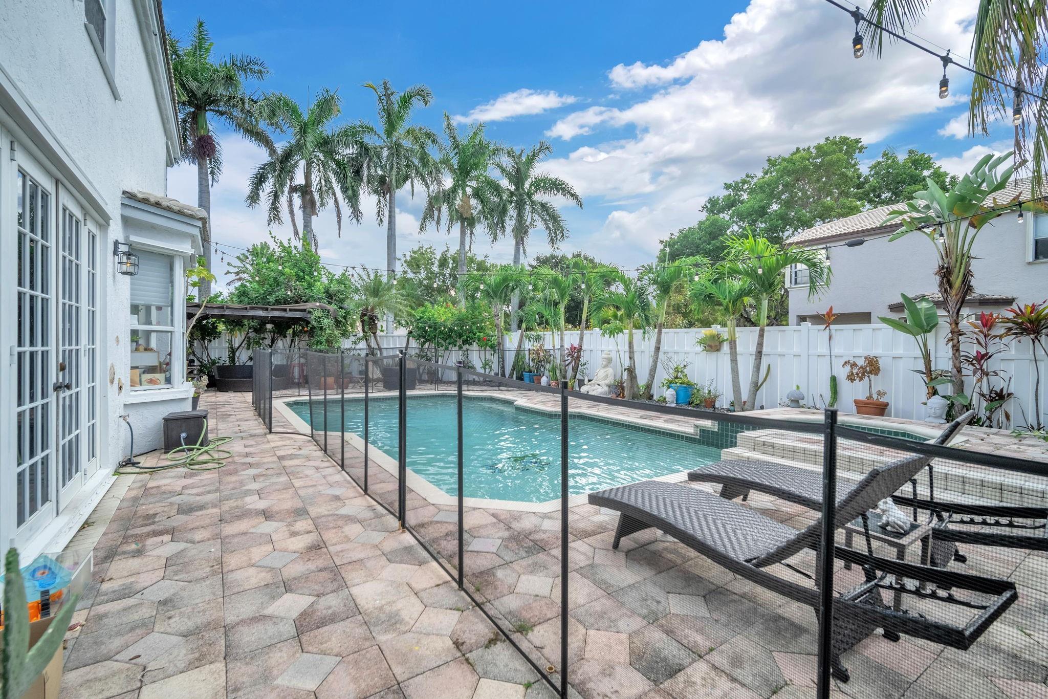 15810 NW 11th St