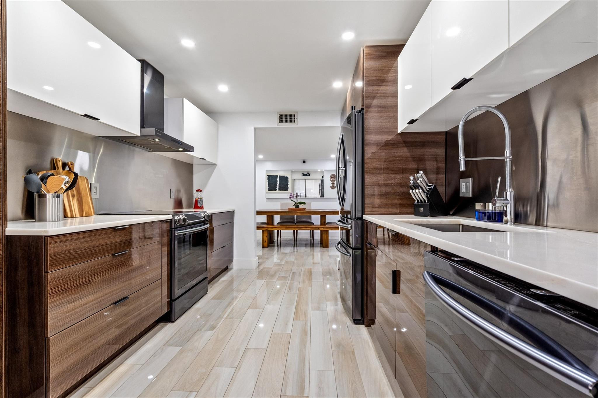 2820 Riverside Dr 104-2