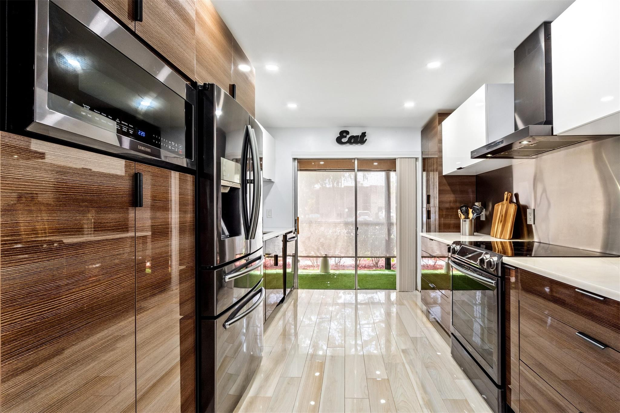 2820 Riverside Dr 104-2