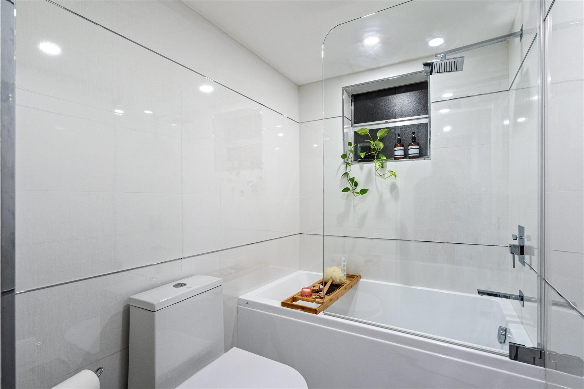 2820 Riverside Dr 104-2