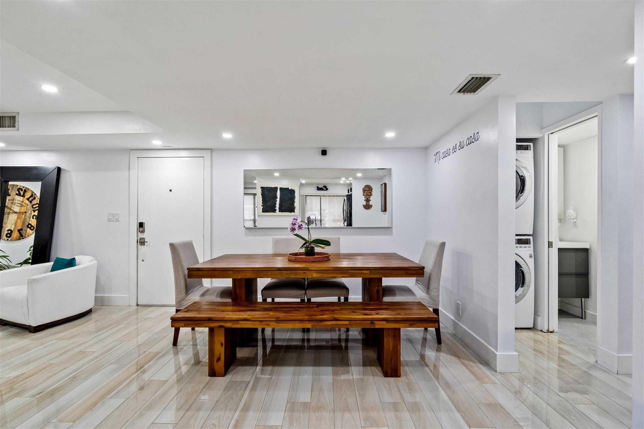 2820 Riverside Dr 104-2