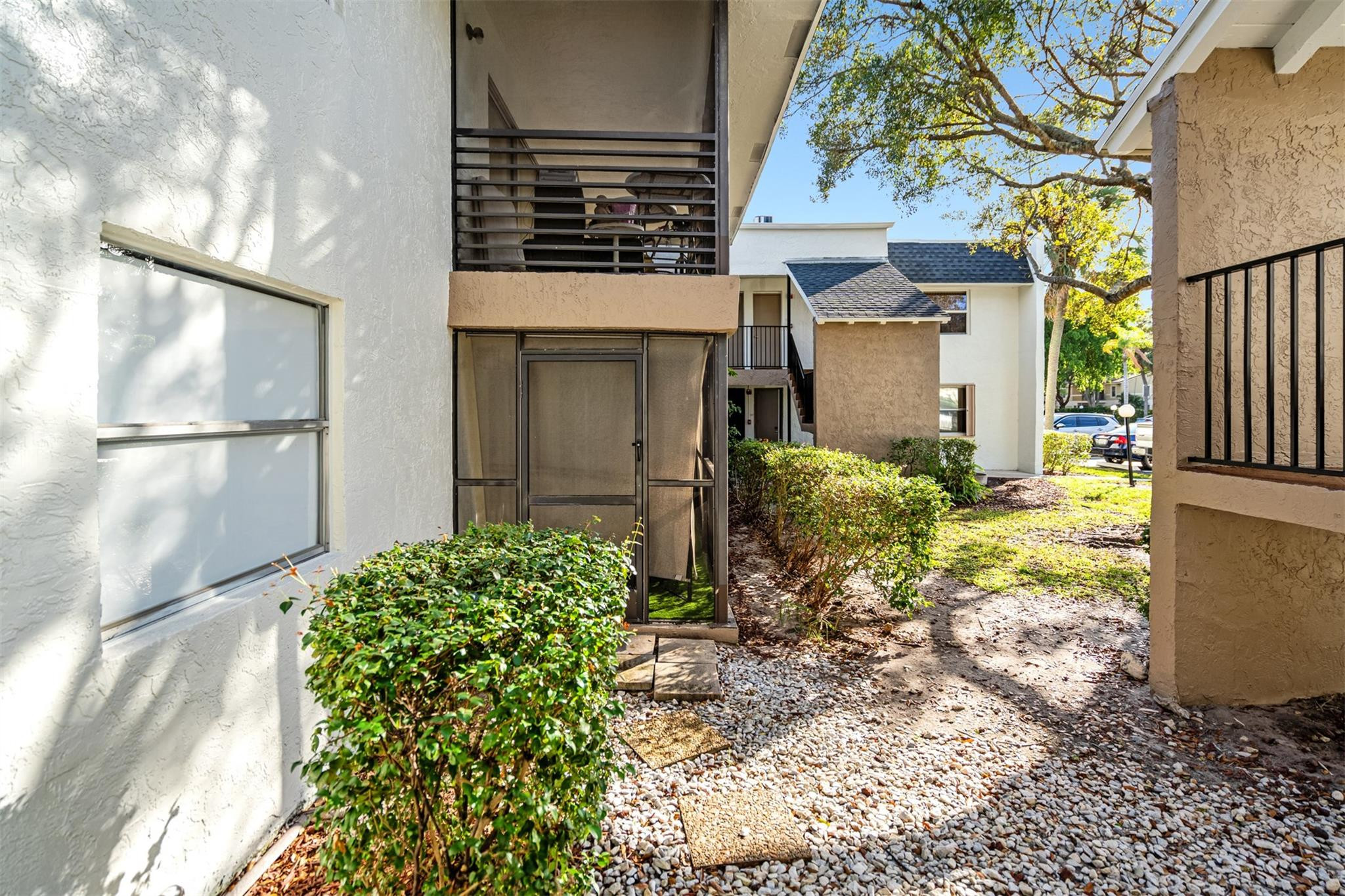 2820 Riverside Dr 104-2