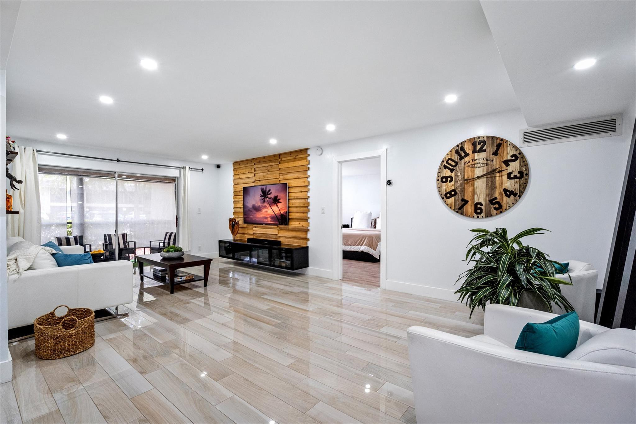 2820 Riverside Dr 104-2