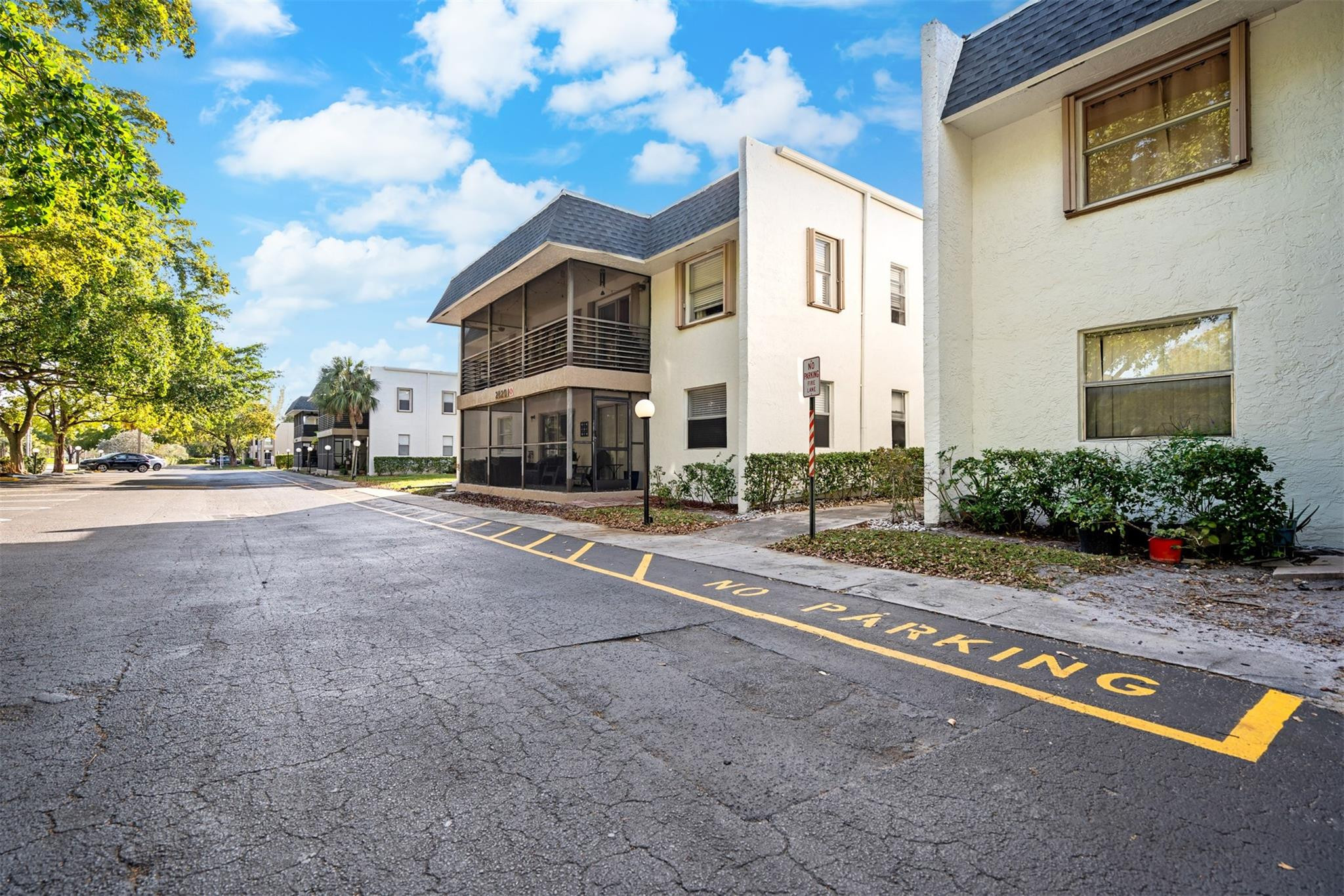 2820 Riverside Dr 104-2