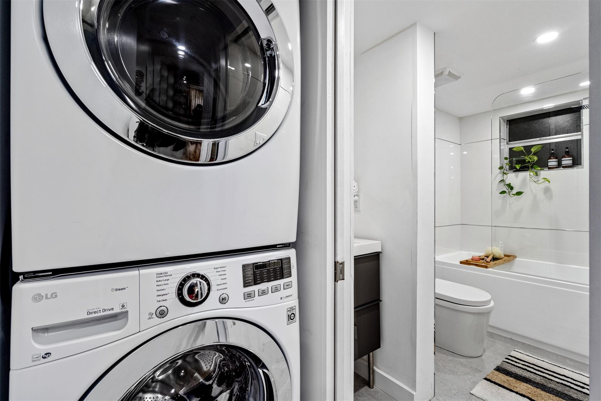 2820 Riverside Dr 104-2