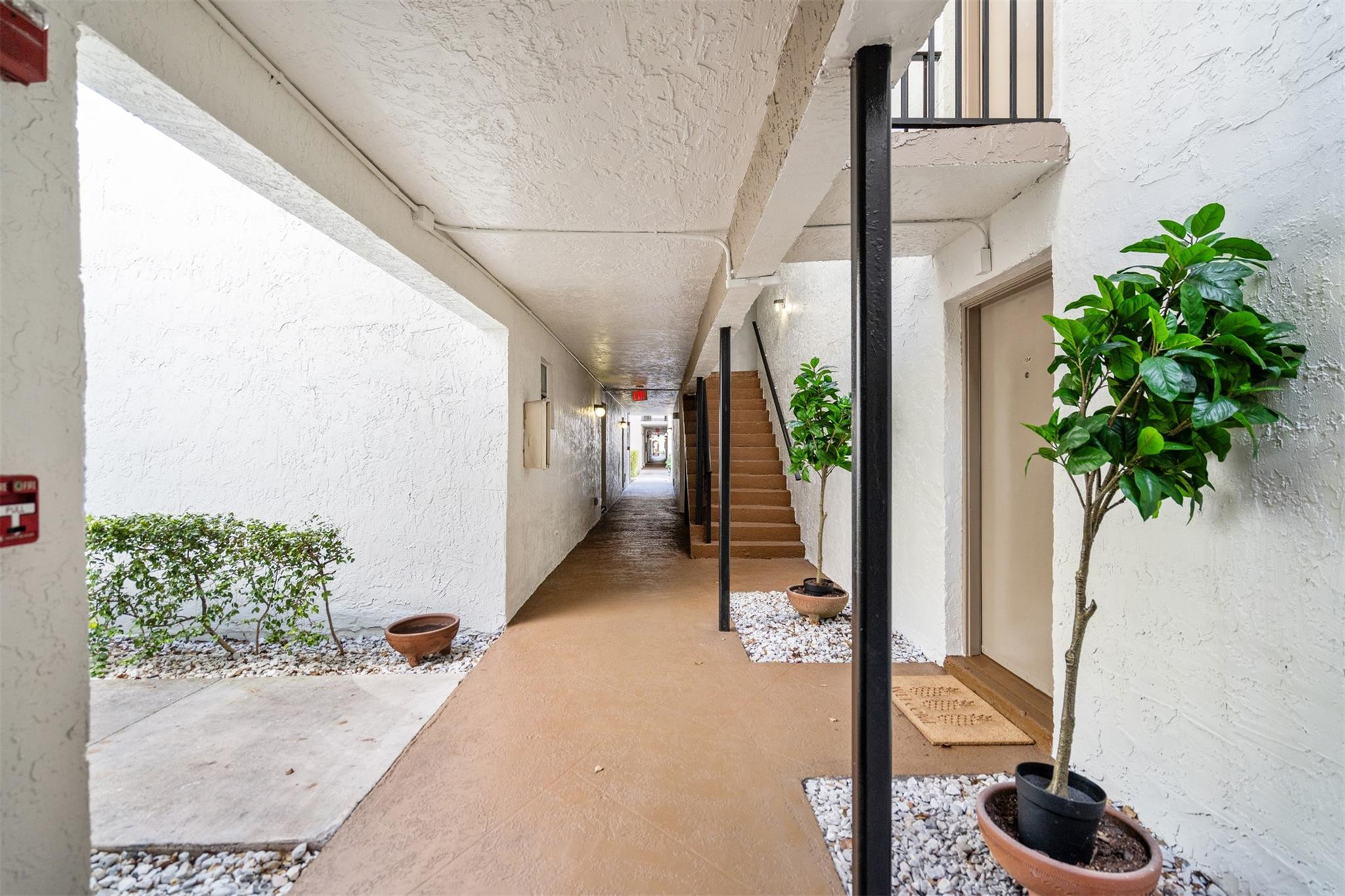 2820 Riverside Dr 104-2