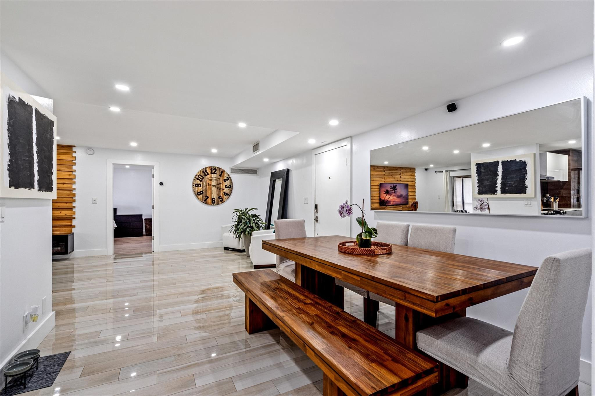 2820 Riverside Dr 104-2