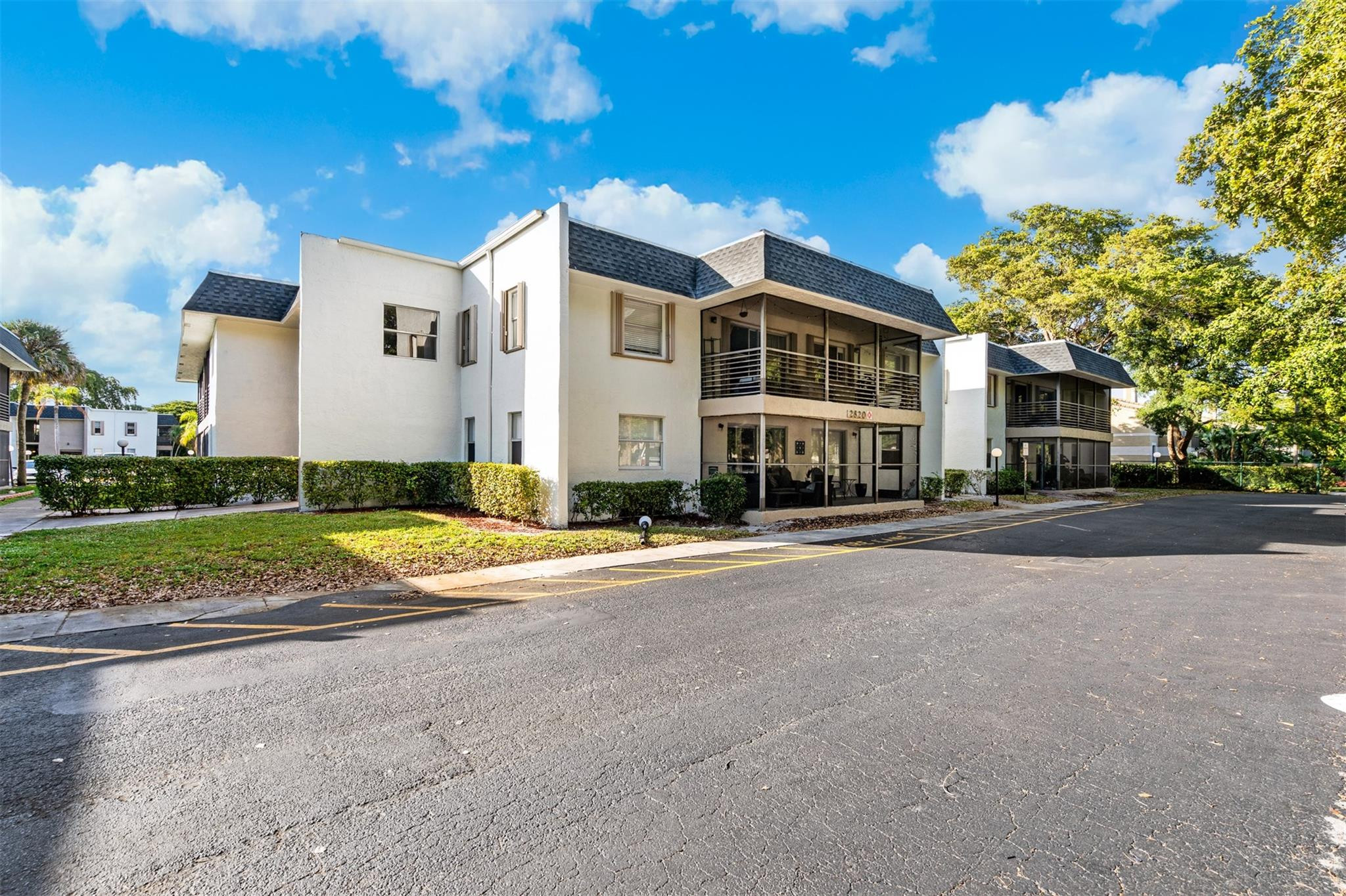 2820 Riverside Dr 104-2