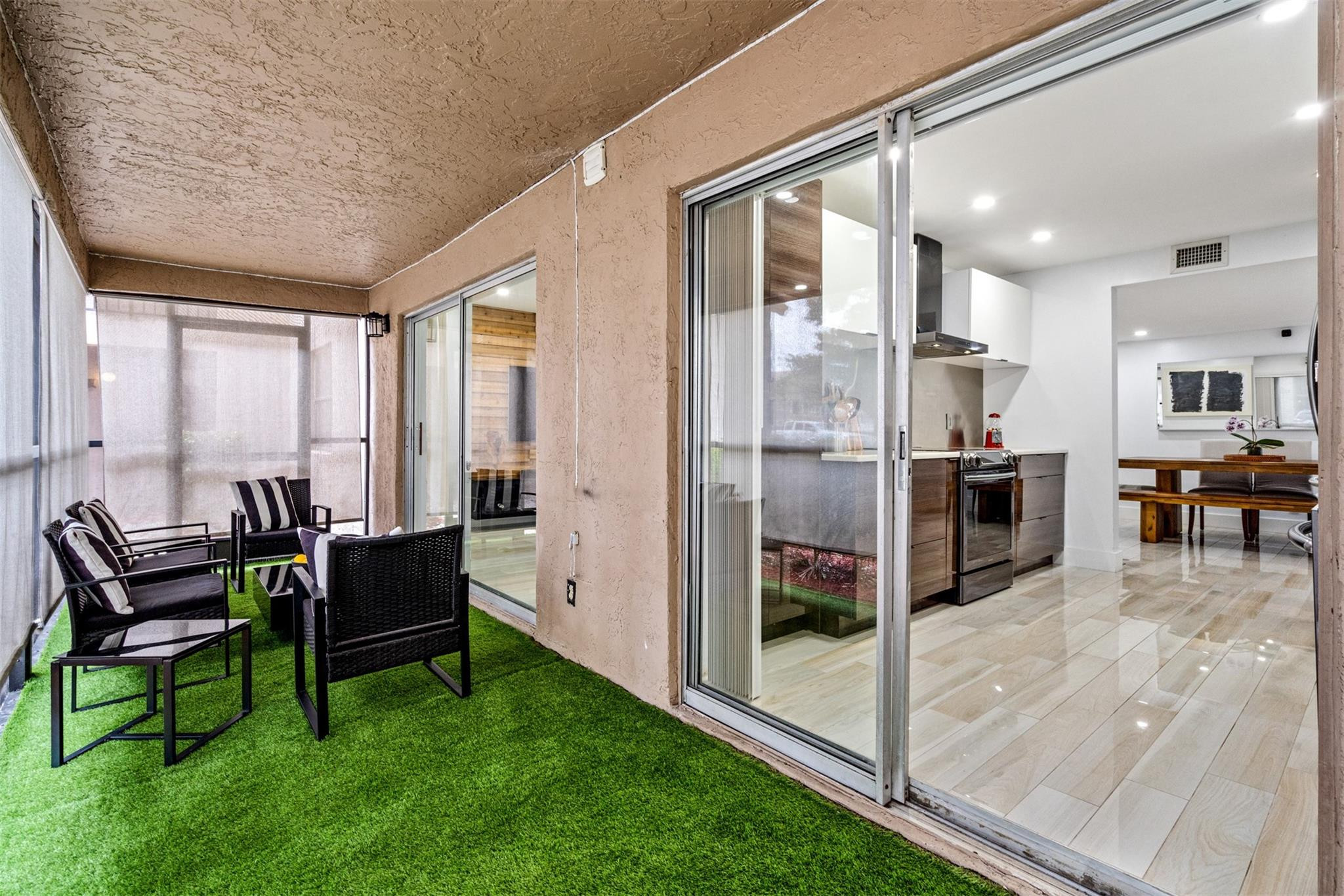 2820 Riverside Dr 104-2