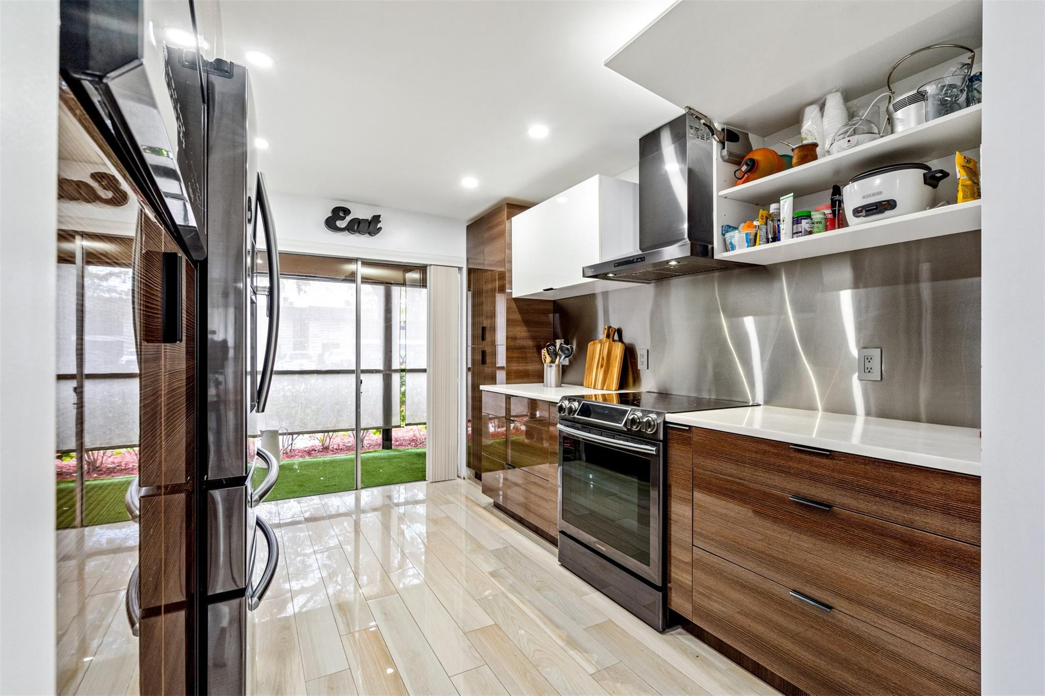 2820 Riverside Dr 104-2