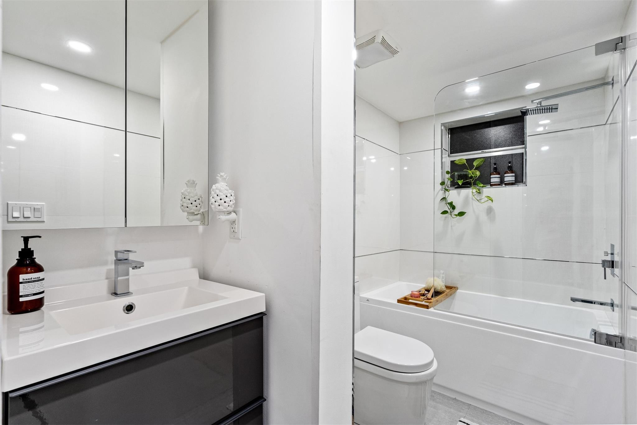 2820 Riverside Dr 104-2