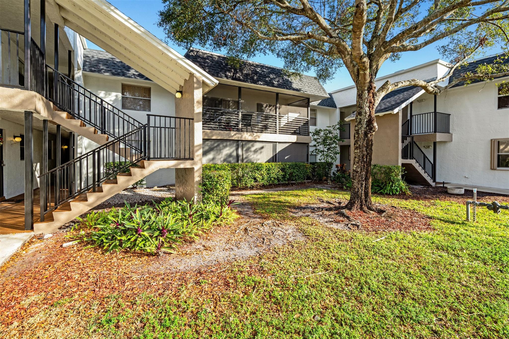 2820 Riverside Dr 104-2