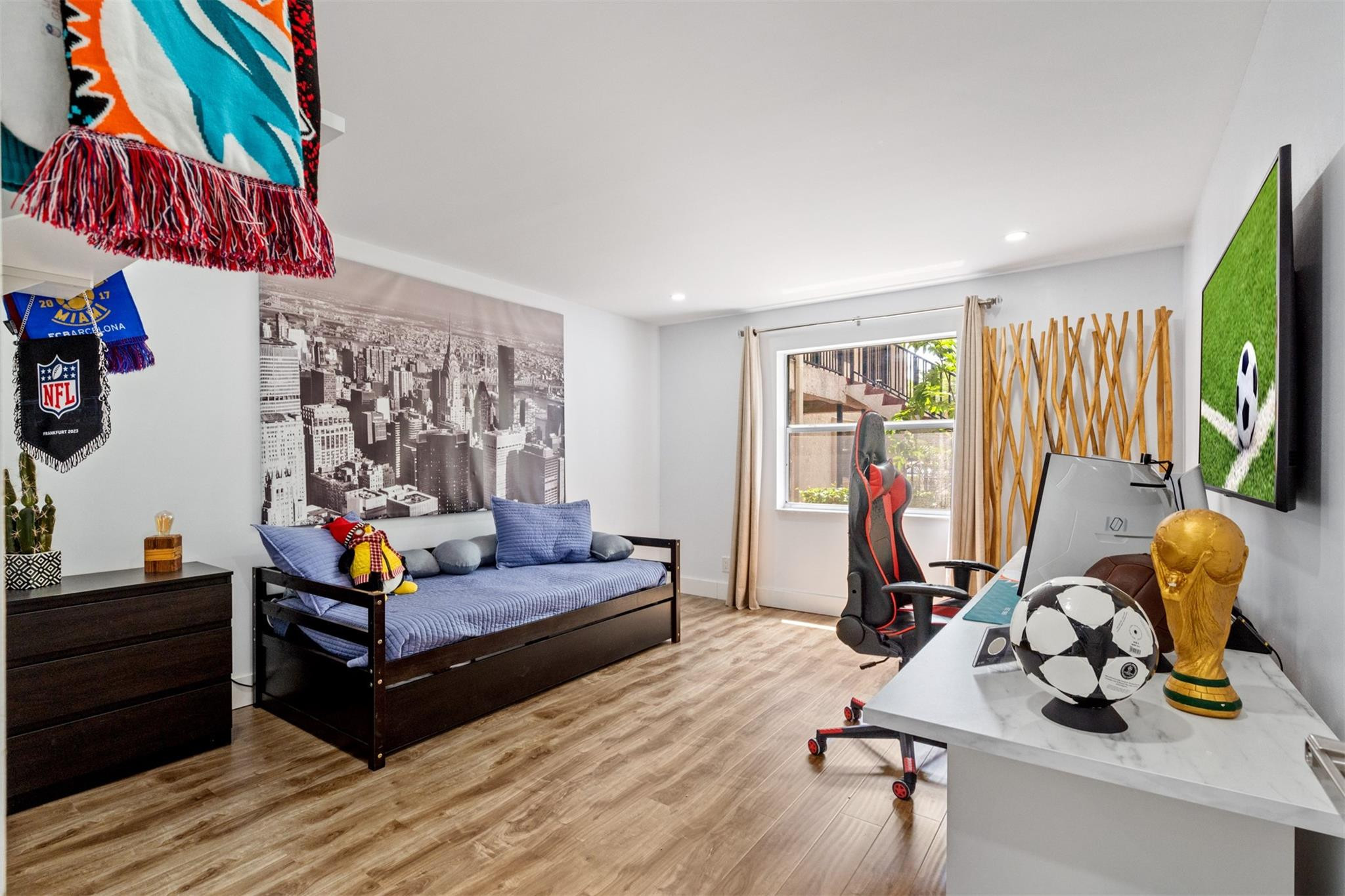 2820 Riverside Dr 104-2
