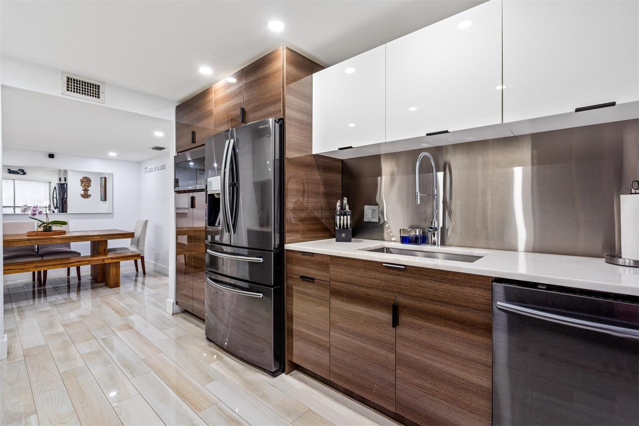 2820 Riverside Dr 104-2