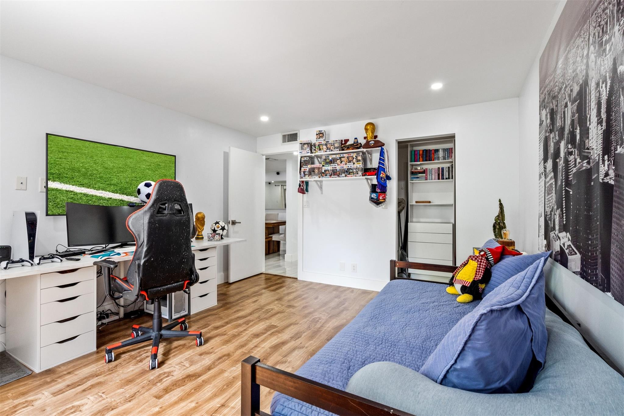 2820 Riverside Dr 104-2