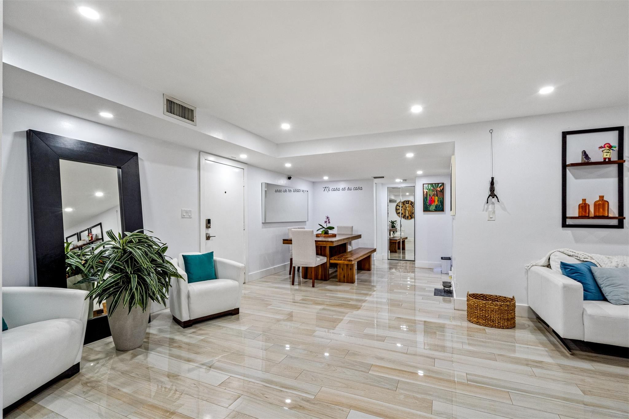 2820 Riverside Dr 104-2