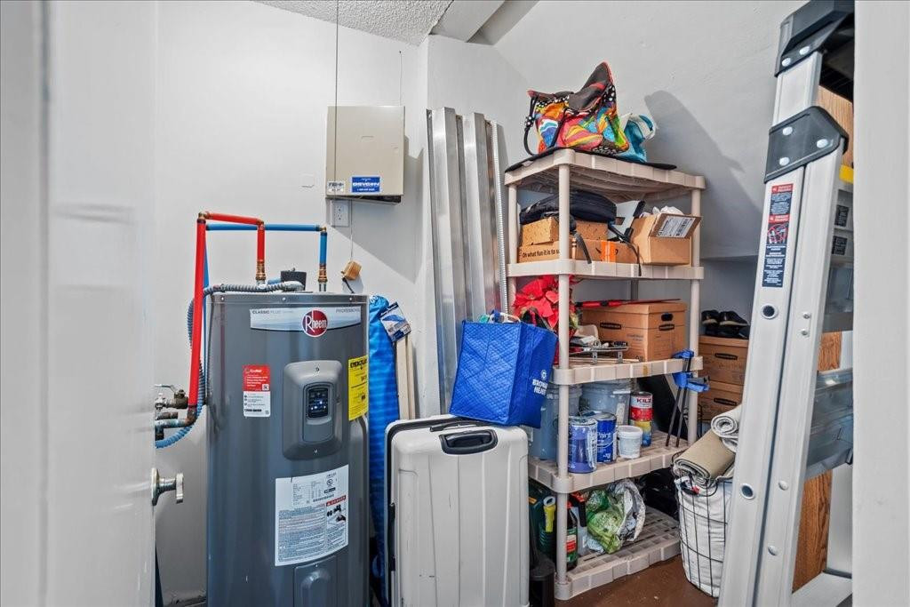 5670 Coach House Cir B