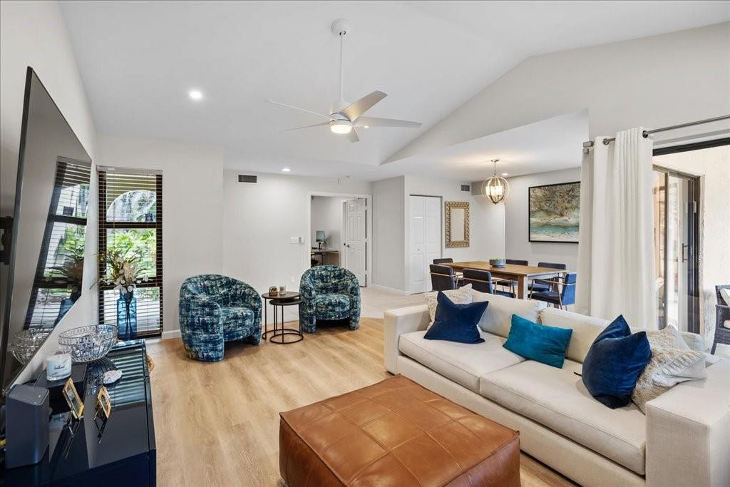 5670 Coach House Cir B