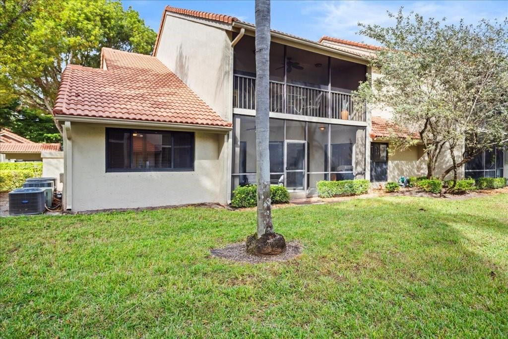 5670 Coach House Cir B