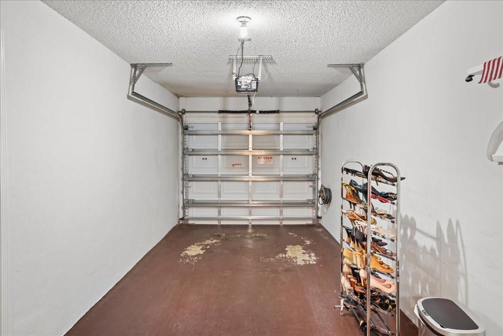 5670 Coach House Cir B