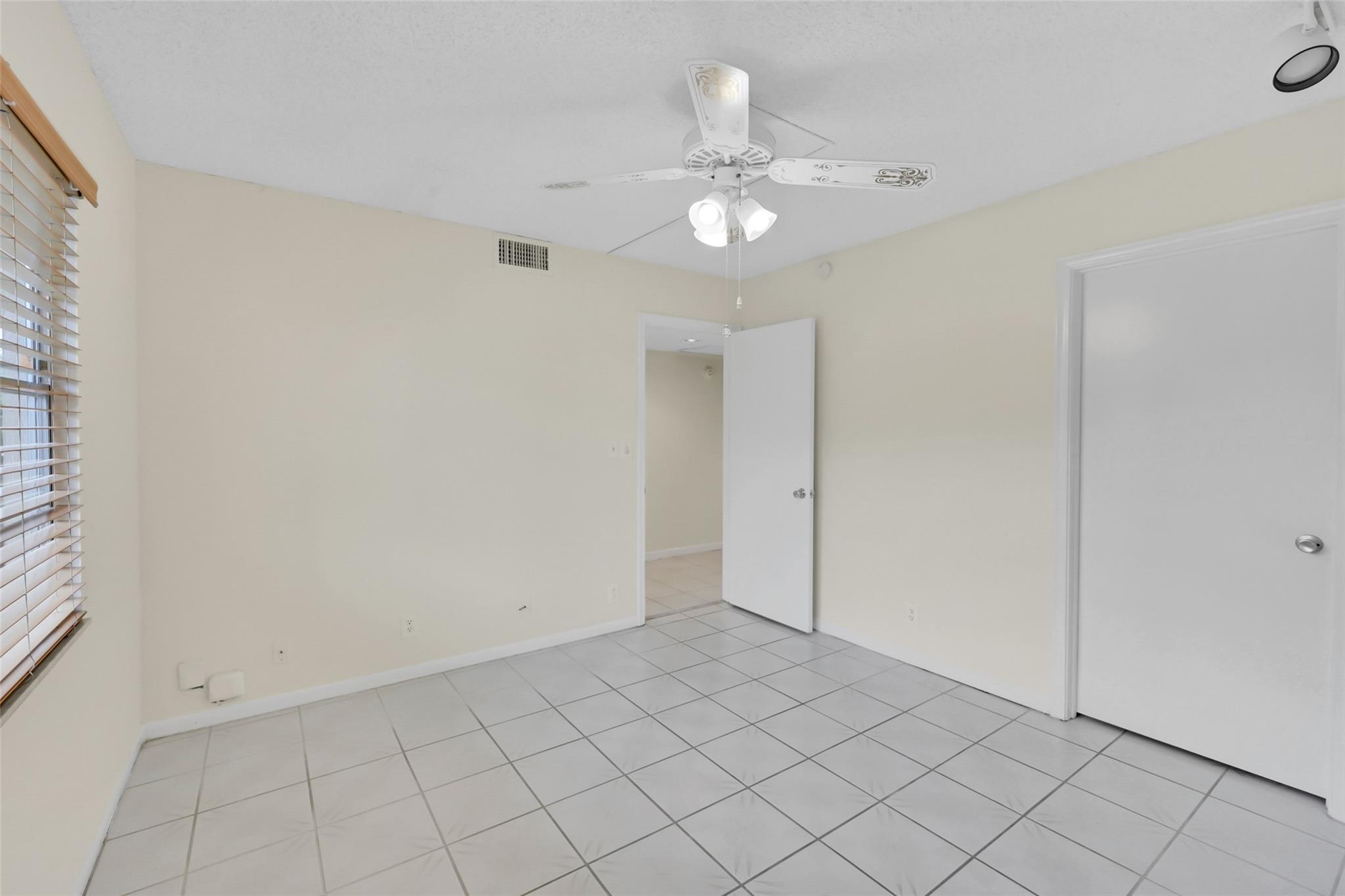 1703 Andros Isle F3