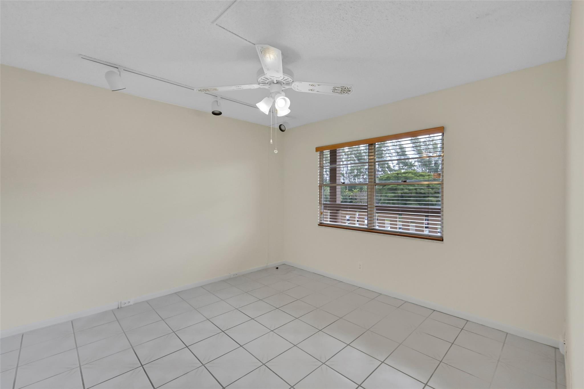 1703 Andros Isle F3