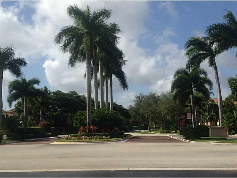 6485 Via Regina 6485