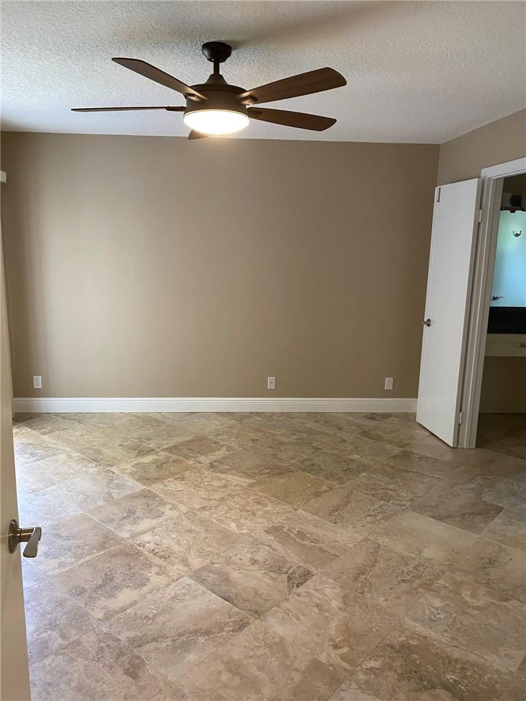 6485 Via Regina 6485