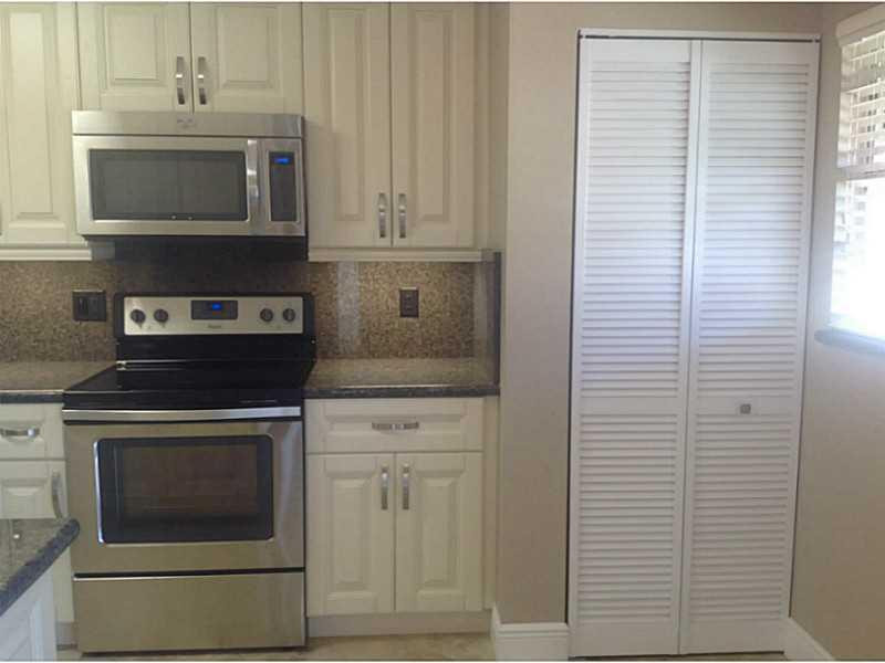 6485 Via Regina 6485