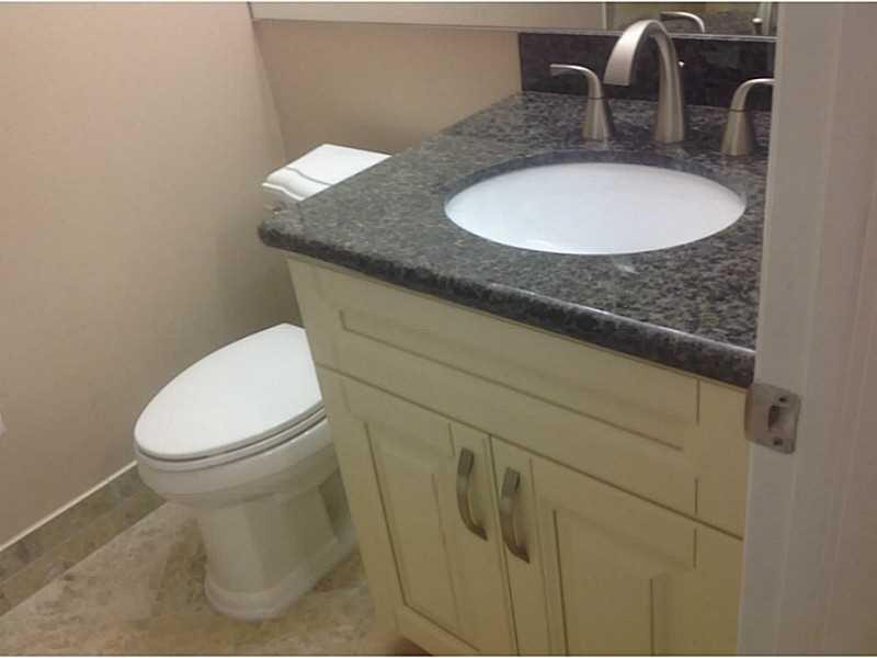 6485 Via Regina 6485