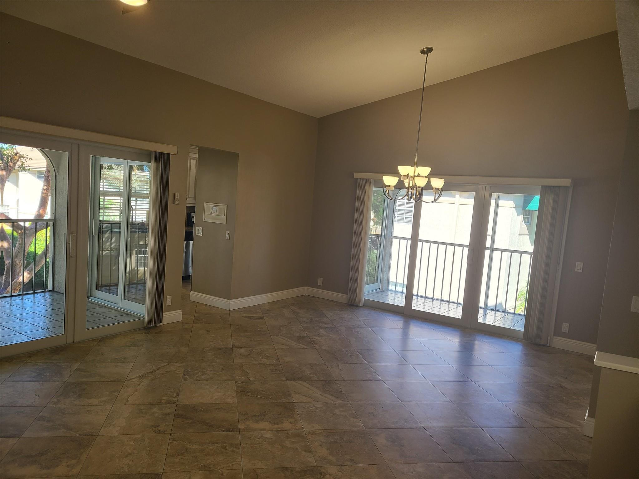 6485 Via Regina 6485