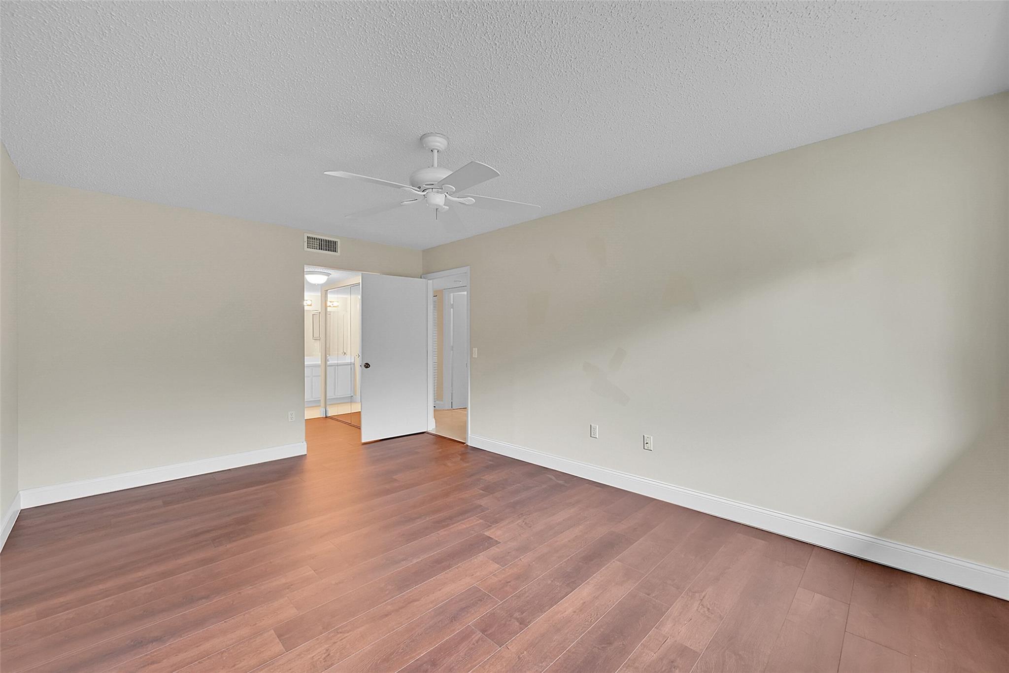 7457 N Devon Dr 211