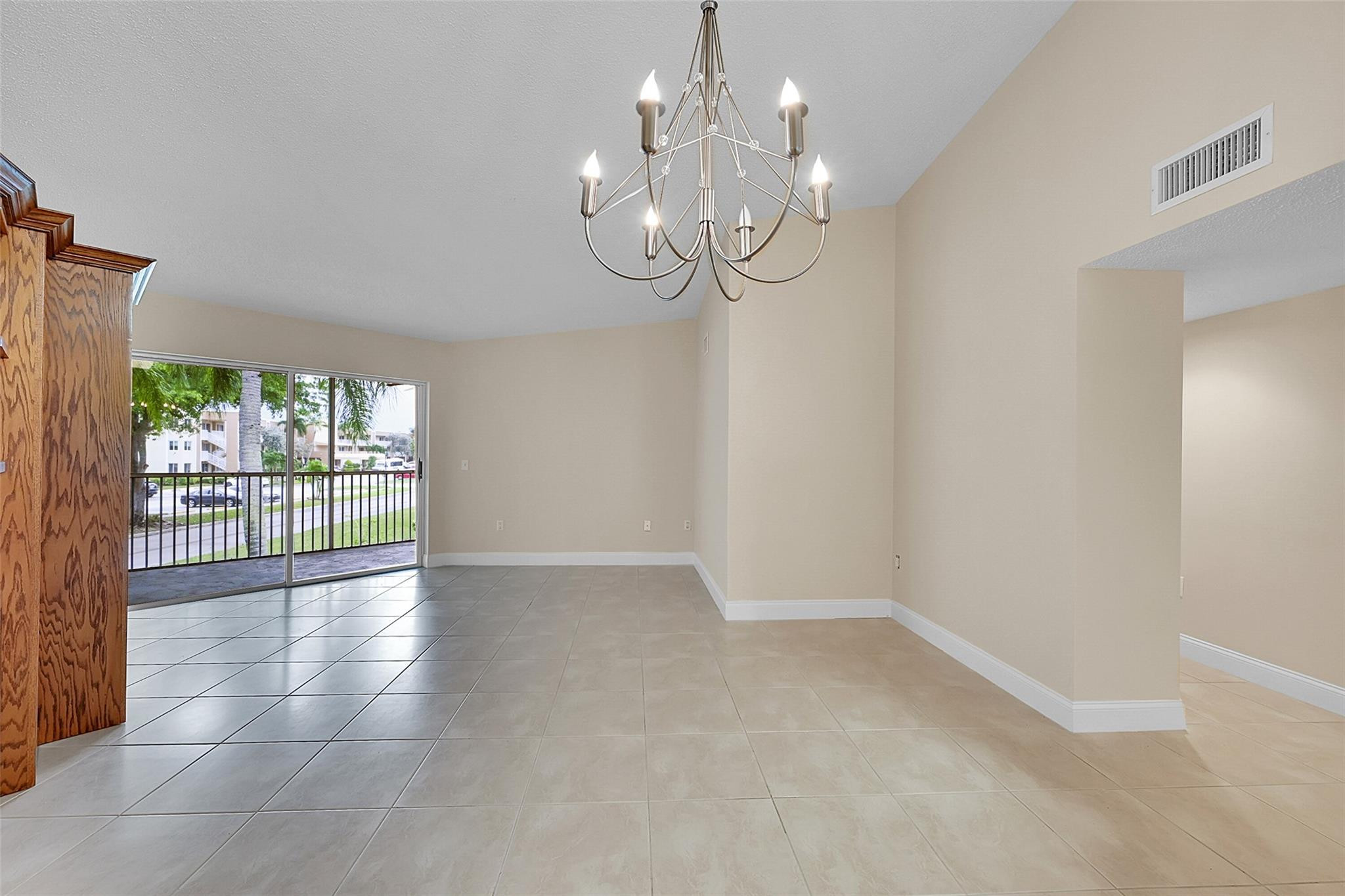 7457 N Devon Dr 211