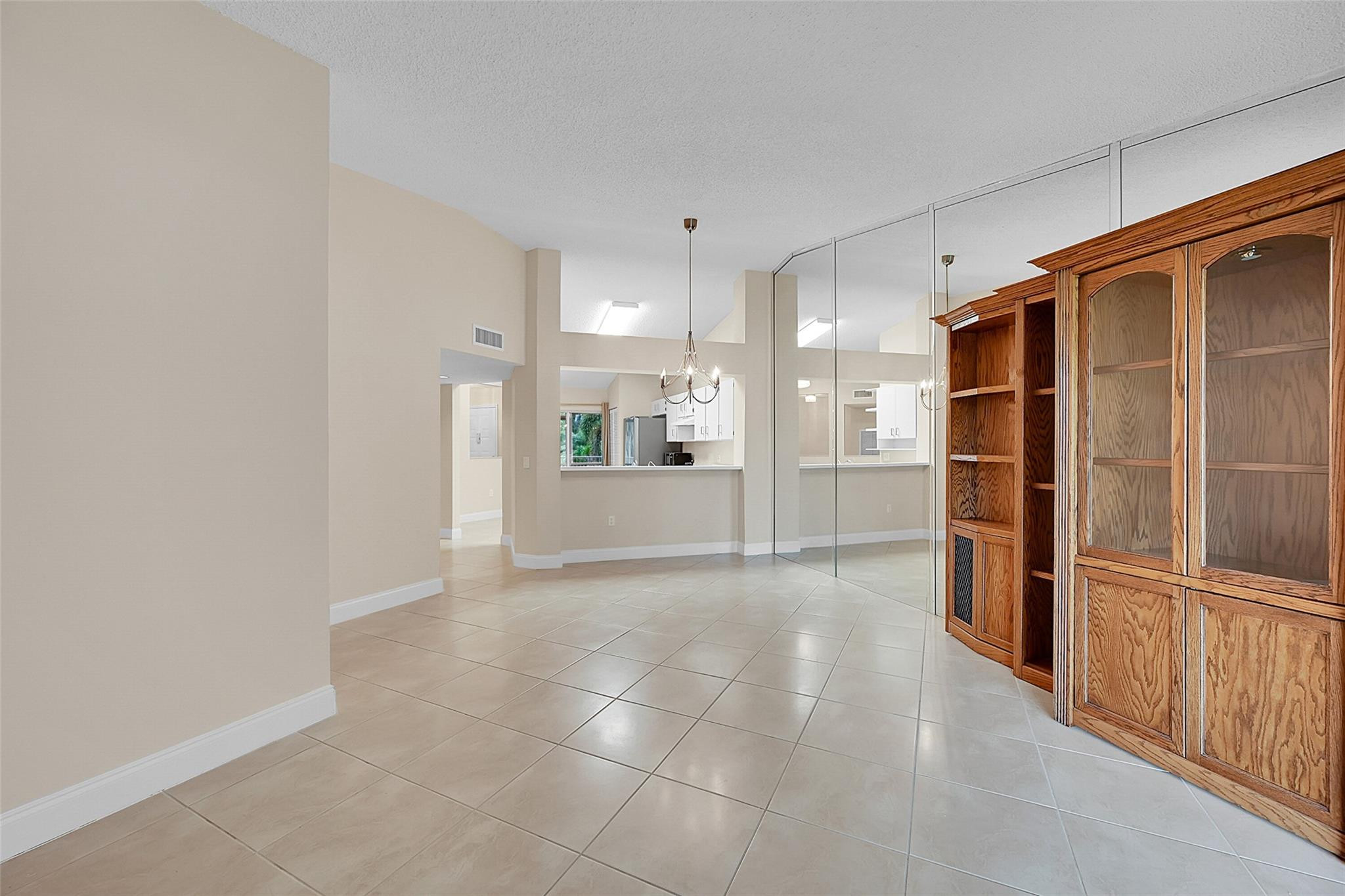 7457 N Devon Dr 211