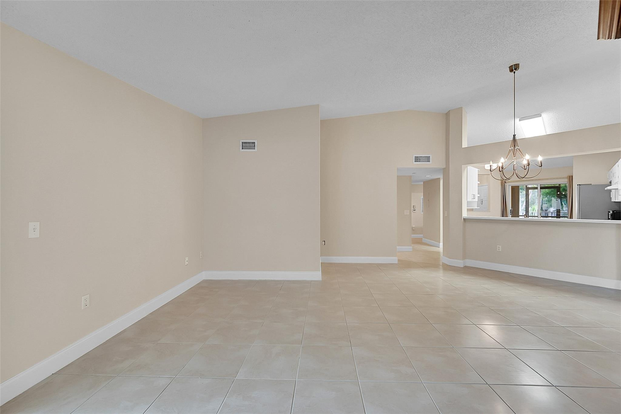7457 N Devon Dr 211
