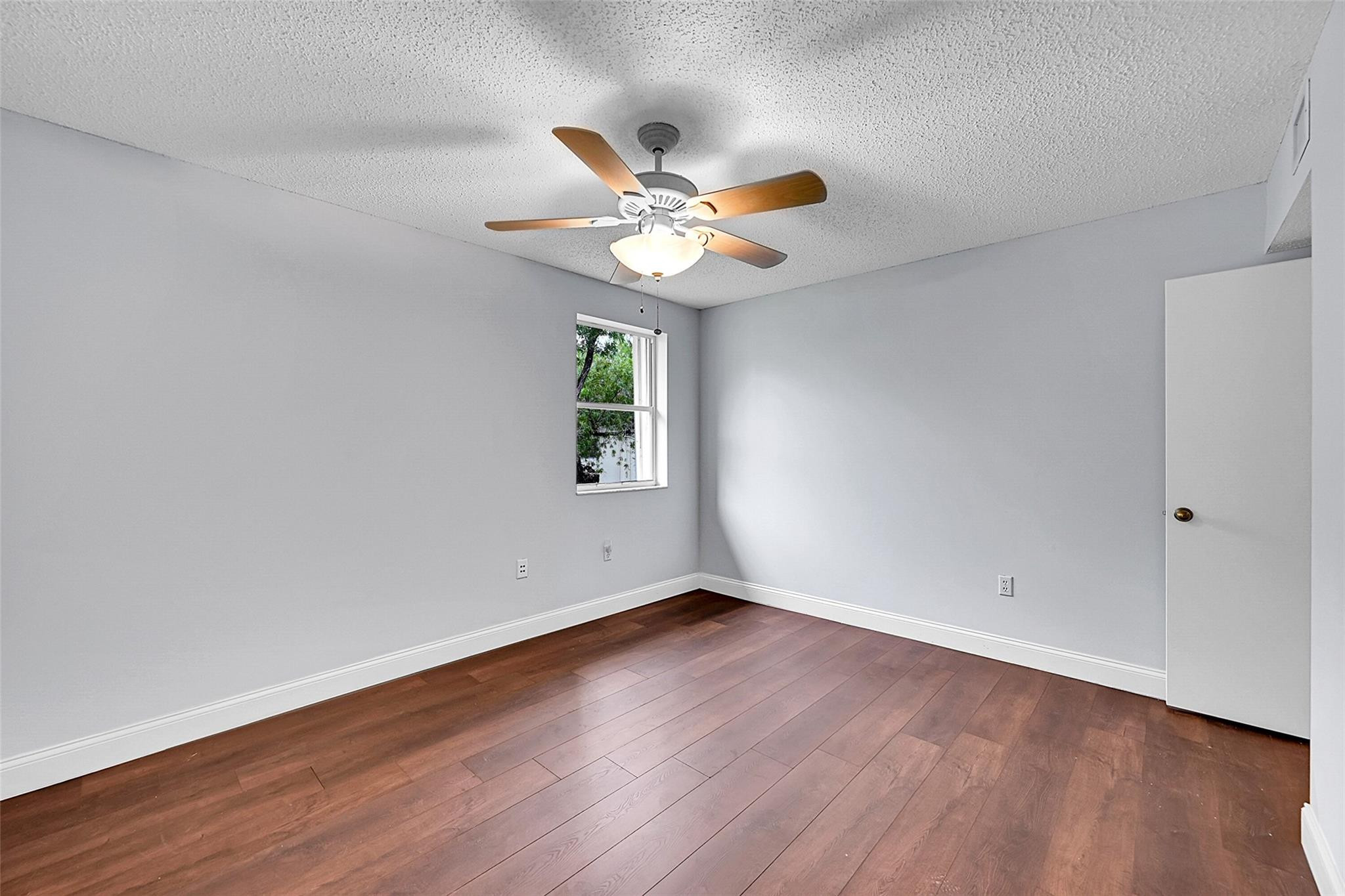 7457 N Devon Dr 211