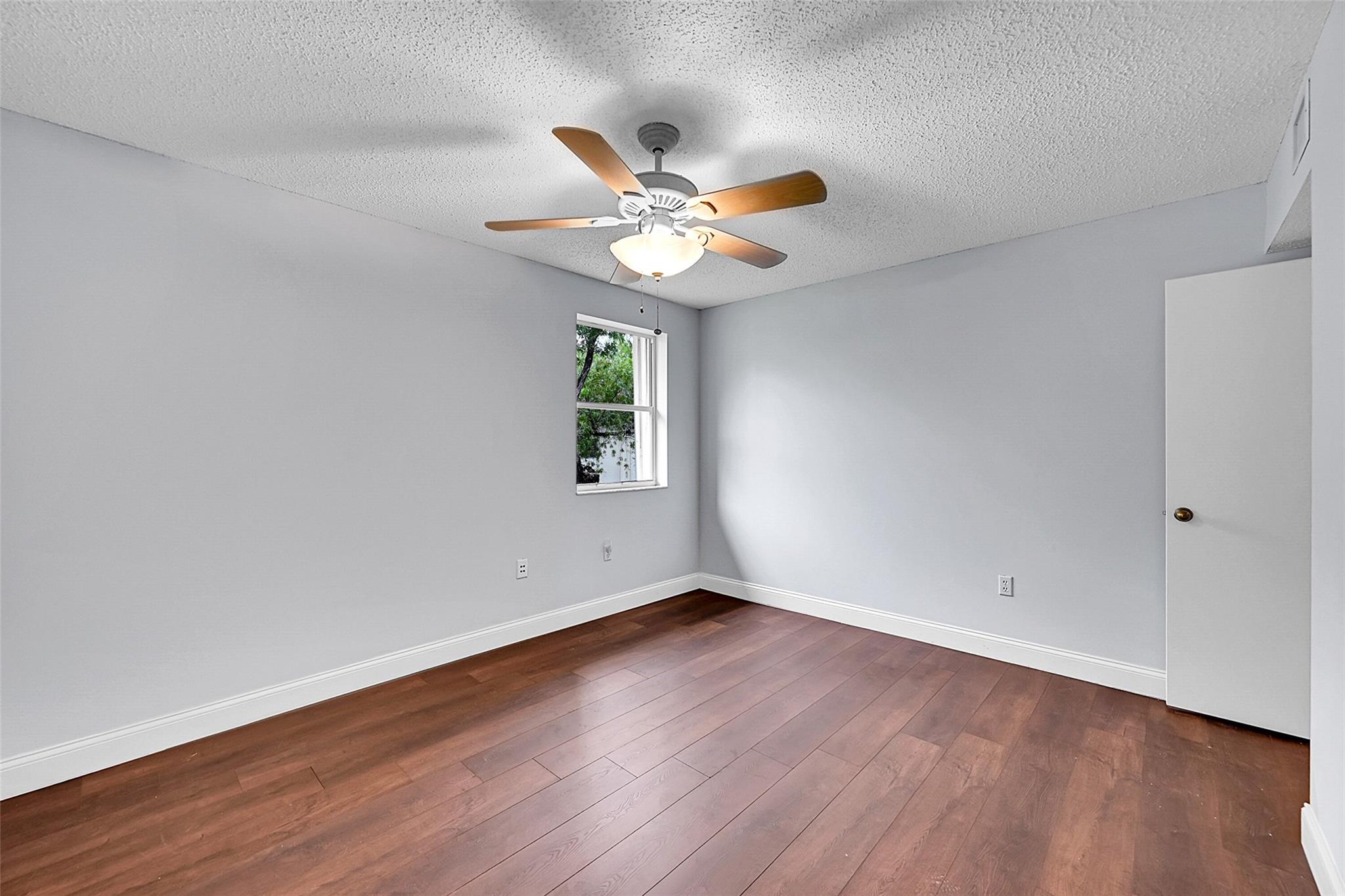 7457 N Devon Dr 211