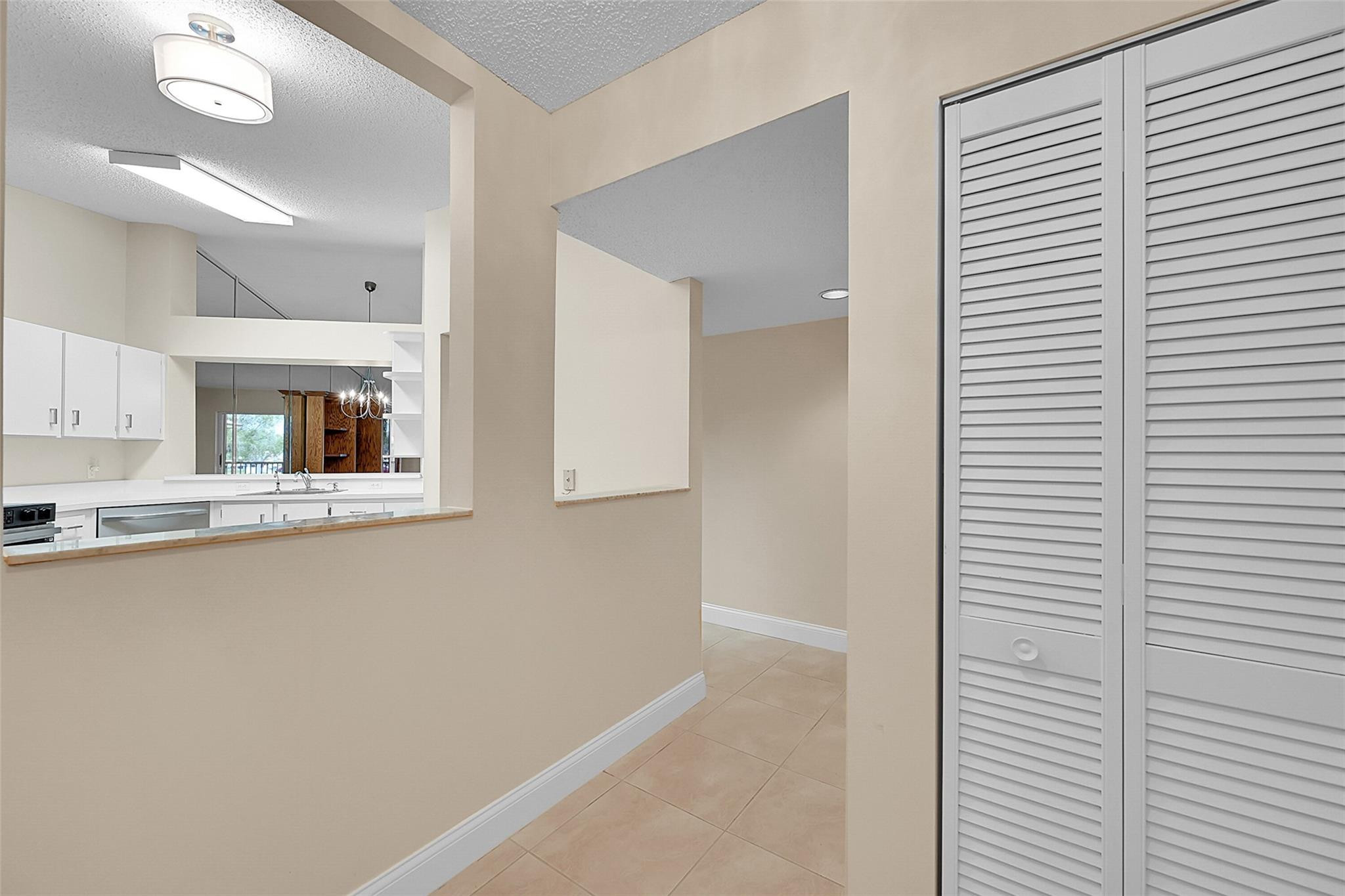 7457 N Devon Dr 211