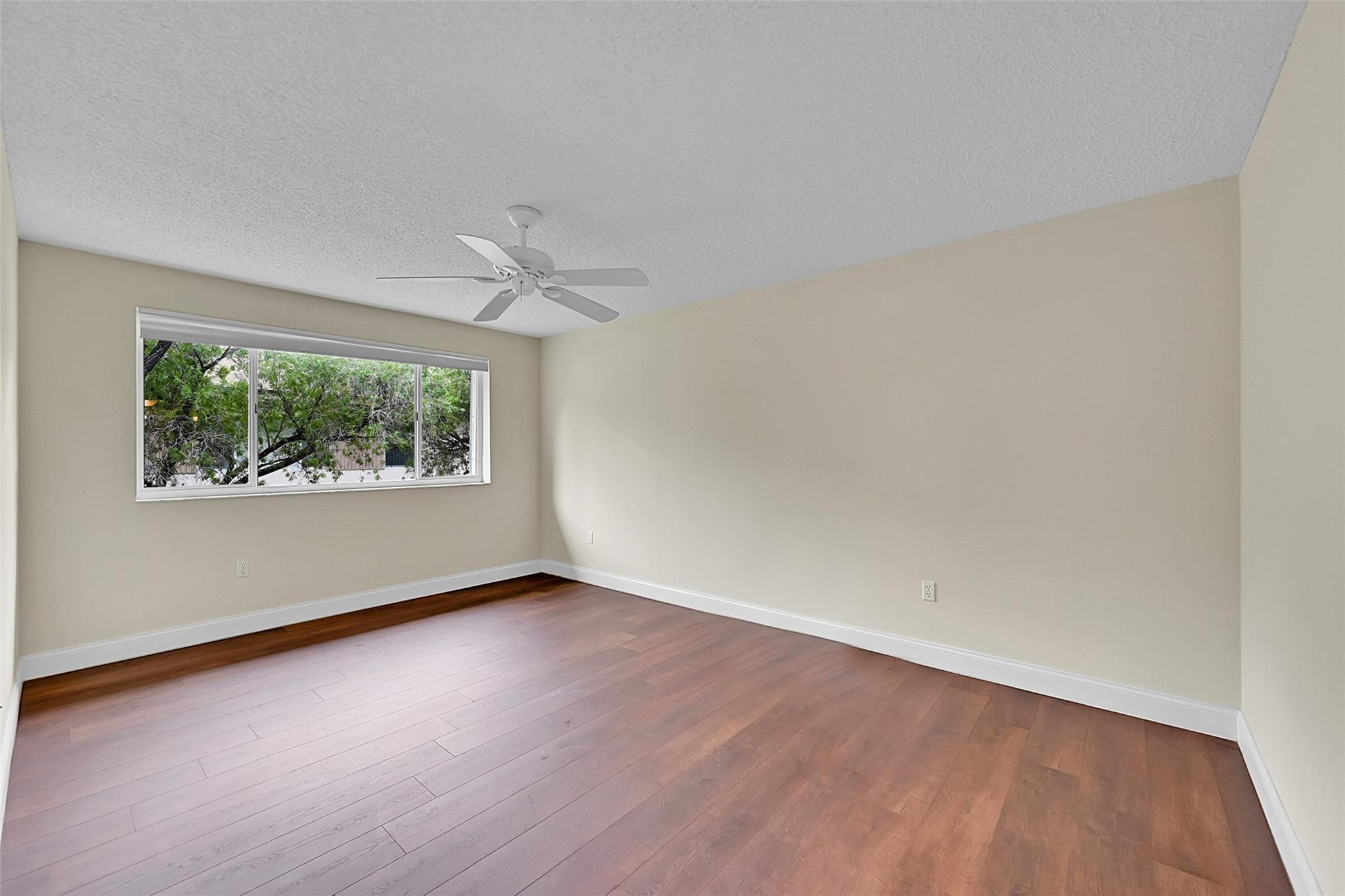 7457 N Devon Dr 211